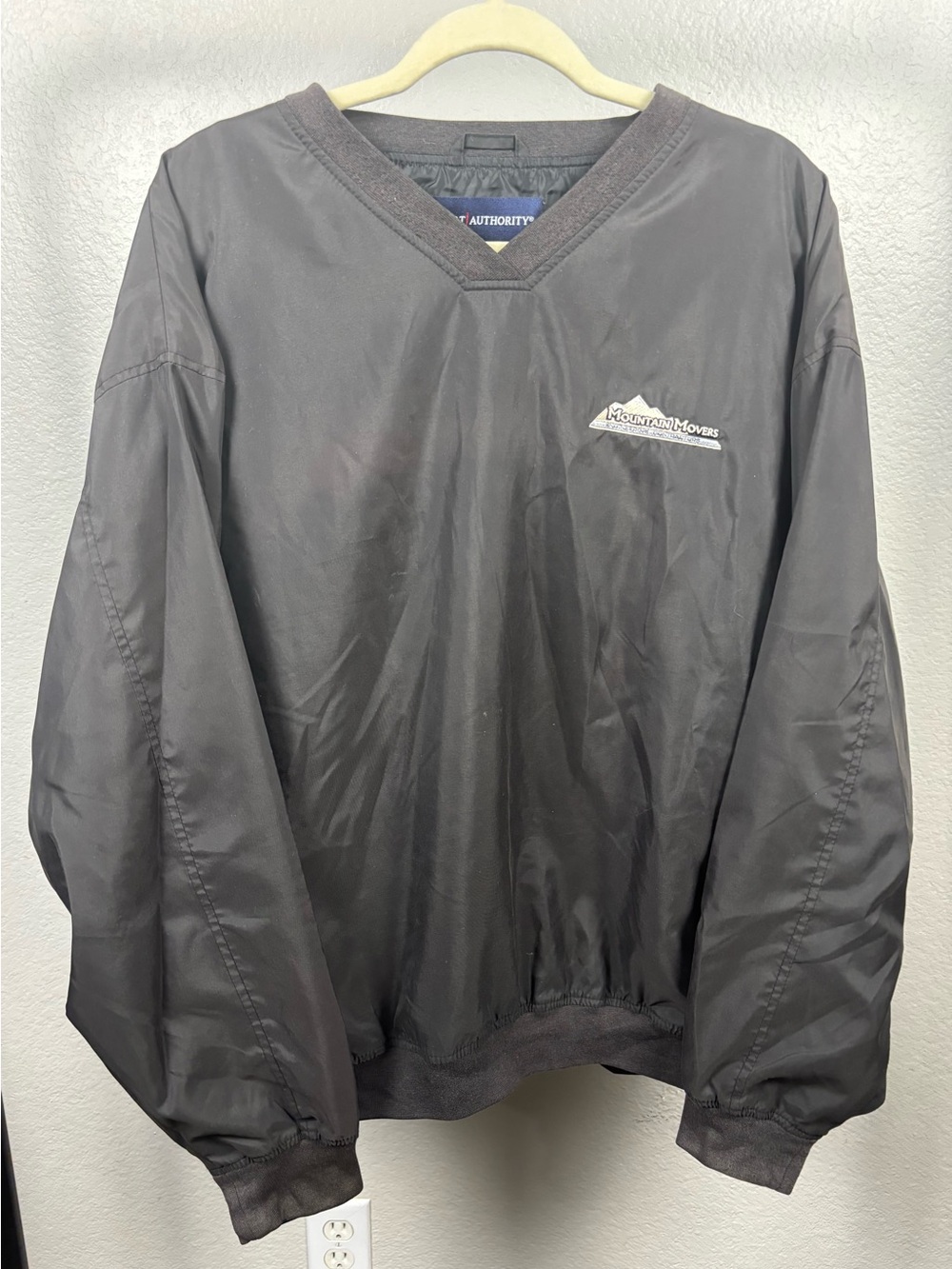 Men's Black Mountain Movers Windbreaker Jacket